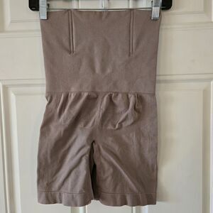 Shapewear OnCore High Waisted Body Sculpting Shorts Undergarment Slimming Size L